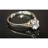 A 9CT WHITE GOLD RING WITH .33 SOLITAIRE DIAMOND, size m/n