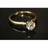A 14CT YELLOW GOLD RING SET WITH SOLITAIRE DIAMOND, size l