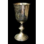 ROBERT HENNELL LONDON 1836 a silver goblet on turned and socle base 20 cm