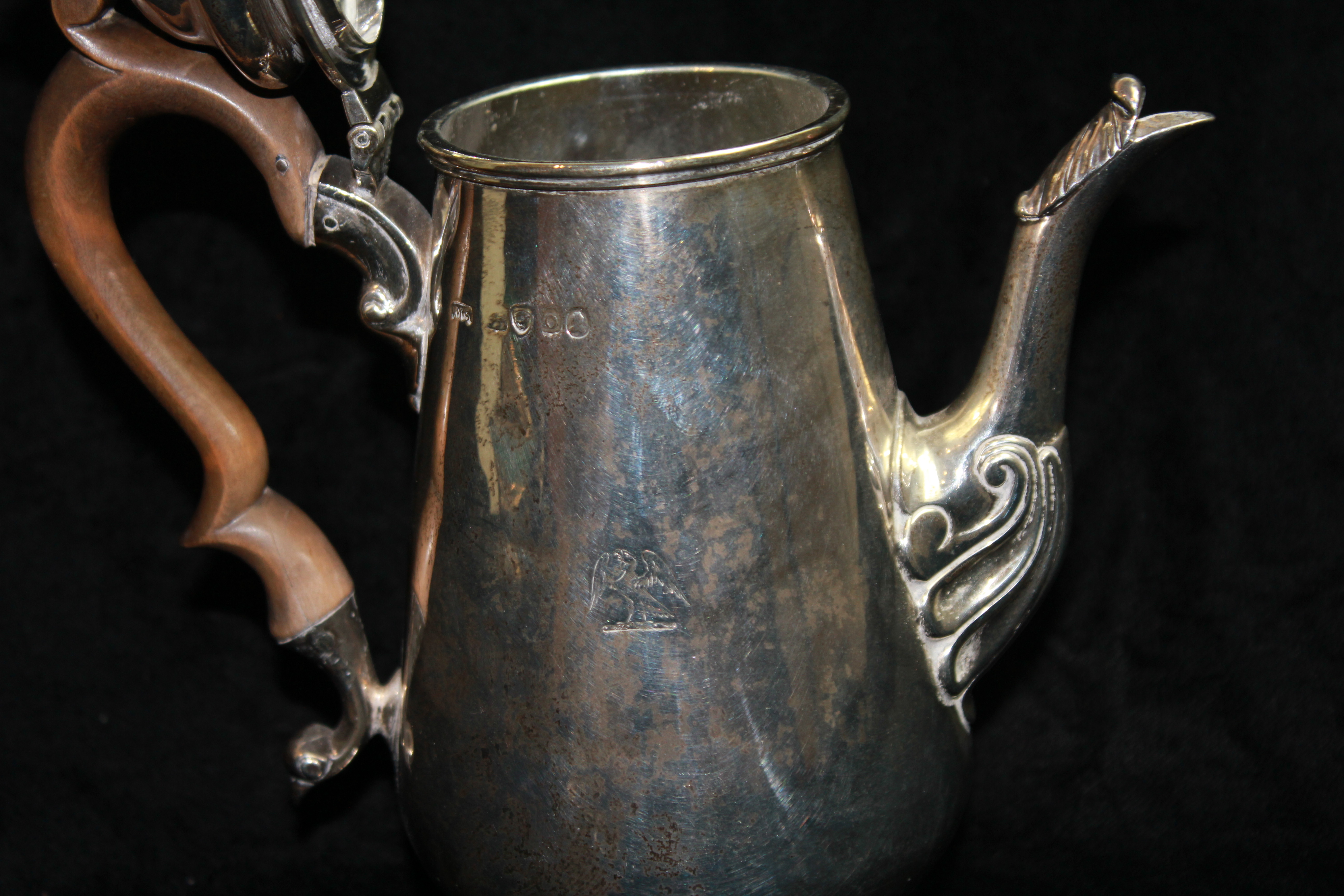 A GEORGIAN SILVER COFFEE POT Of plain tapering design with a brown fruitwood handle and fluted - Image 3 of 4