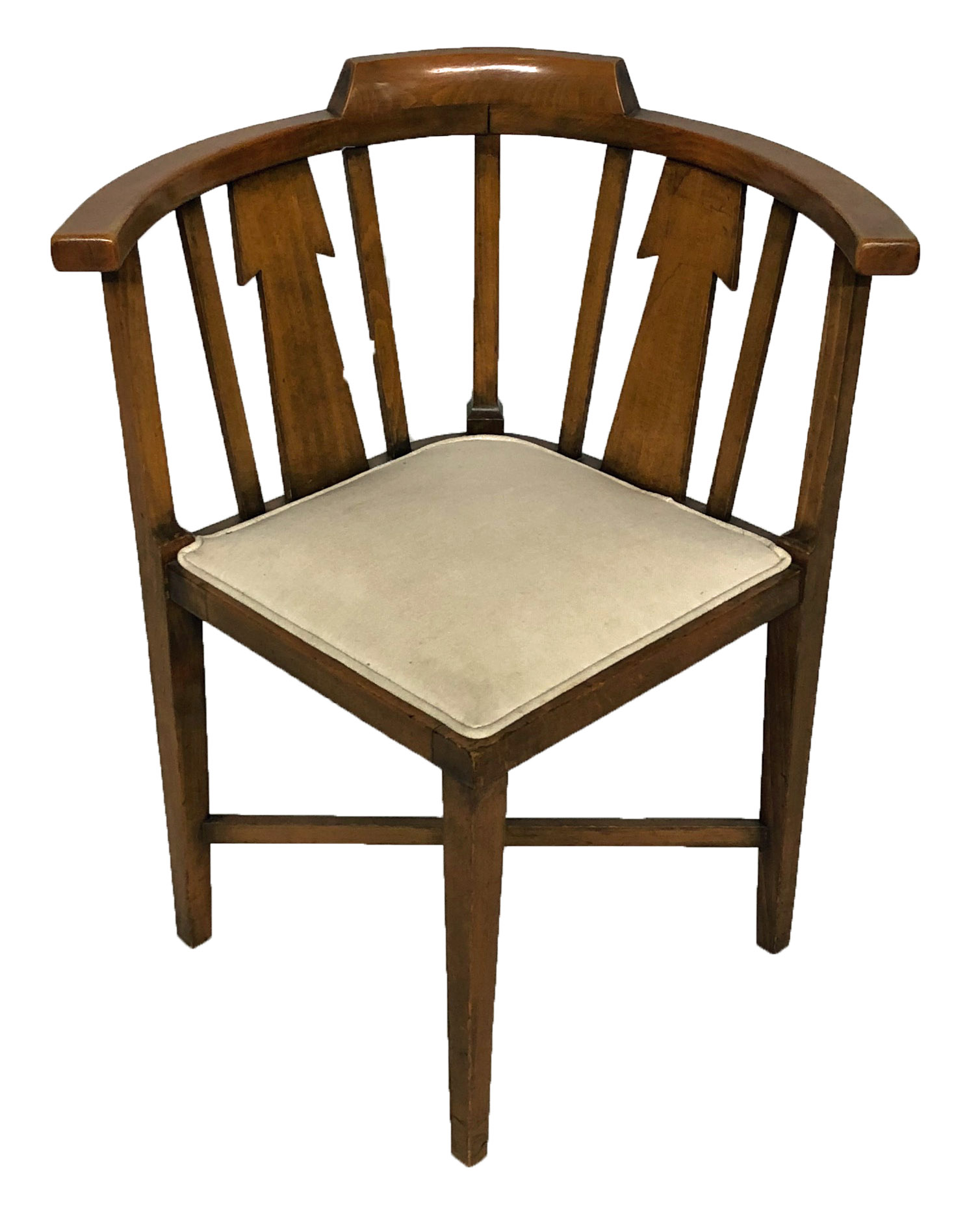 AN EARLY 20TH CENTURY COTSWOLD SCHOOL WALNUT CORNER CHAIR With shaped splat back over an upholstered