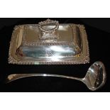 ALEXANDER CLARK & CO., AN EARLY 20TH CENTURY SILVER PLATED RECTANGULAR ENTREE DISH With gadrooned