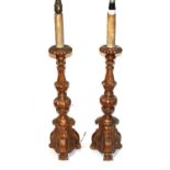 A PAIR OF CARVED GILTWOOD FLORENTINE TORCHÈRE LAMPS. (h 58cm)