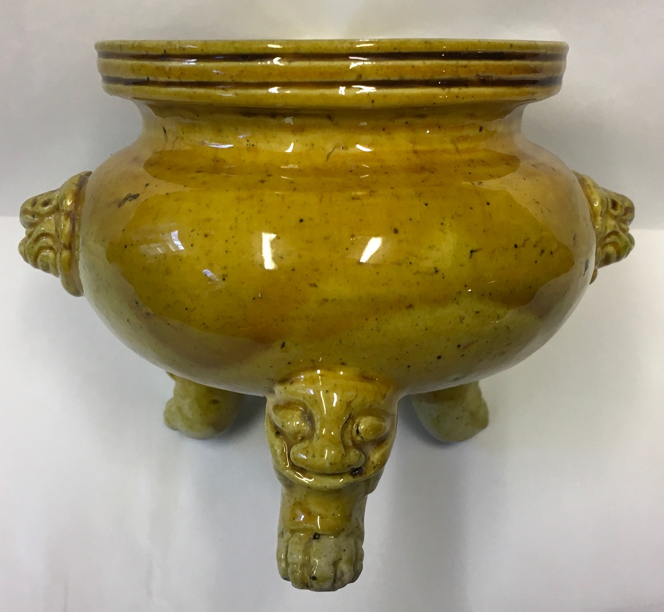 A 19TH CENTURY YELLOW GLAZED TRIPOD CENSER Having an ochre toned glaze, standing on a carved beast - Image 8 of 12
