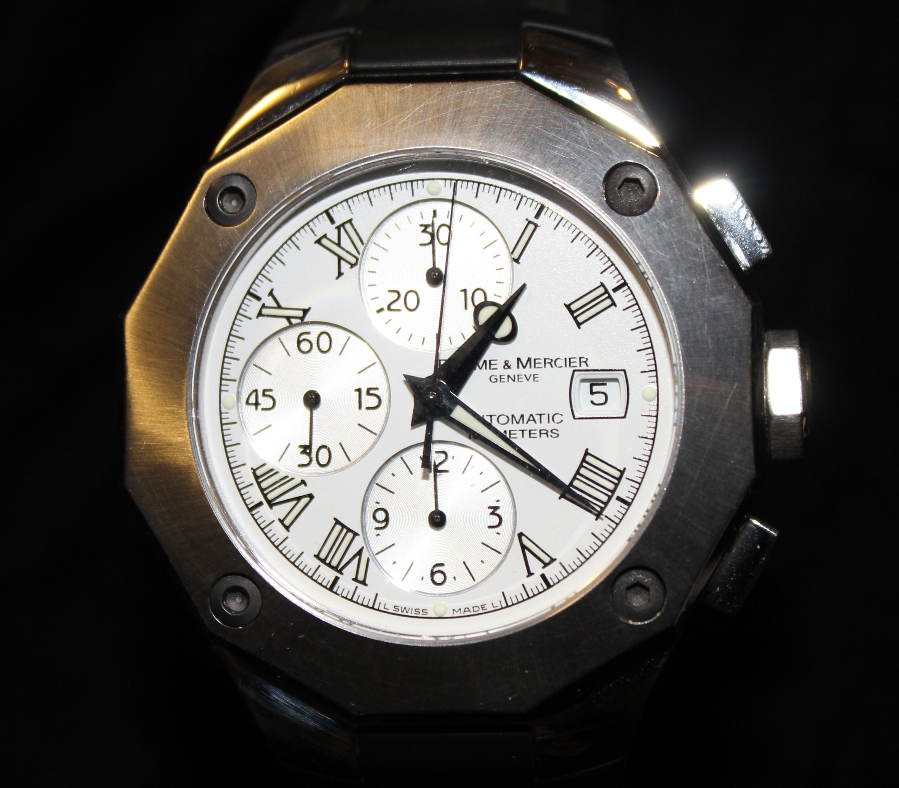 BAUME & MERCIER, RIVIERA, A STAINLESS STEEL AUTOMATIC GENT'S WRISTWATCH Having a circular white dial - Image 2 of 2