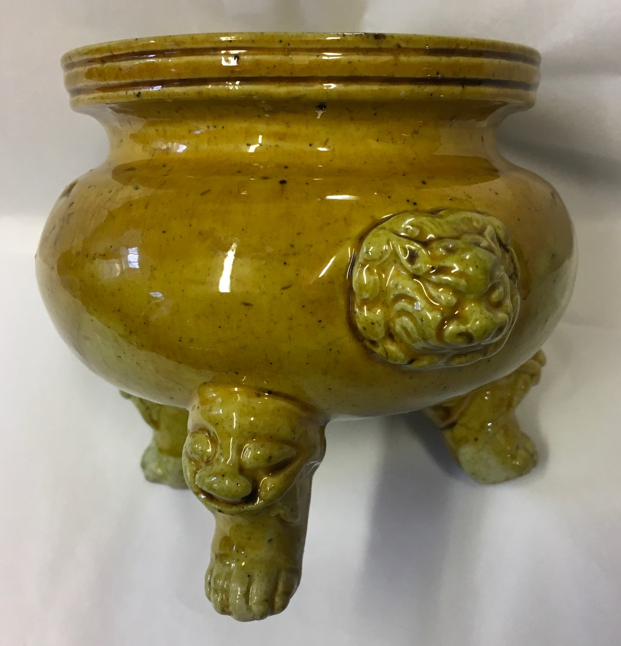 A 19TH CENTURY YELLOW GLAZED TRIPOD CENSER Having an ochre toned glaze, standing on a carved beast - Image 9 of 12