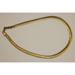 AN 18CT GOLD CLOSE LINK STYLE BRACELET With dog clip clasp. (approx 43cm)