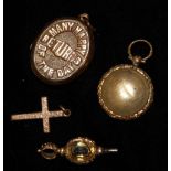 A VICTORIAN YELLOW METAL AND CITRINE POCKET WATCH KEY The oval cut stone set in an embossed floral