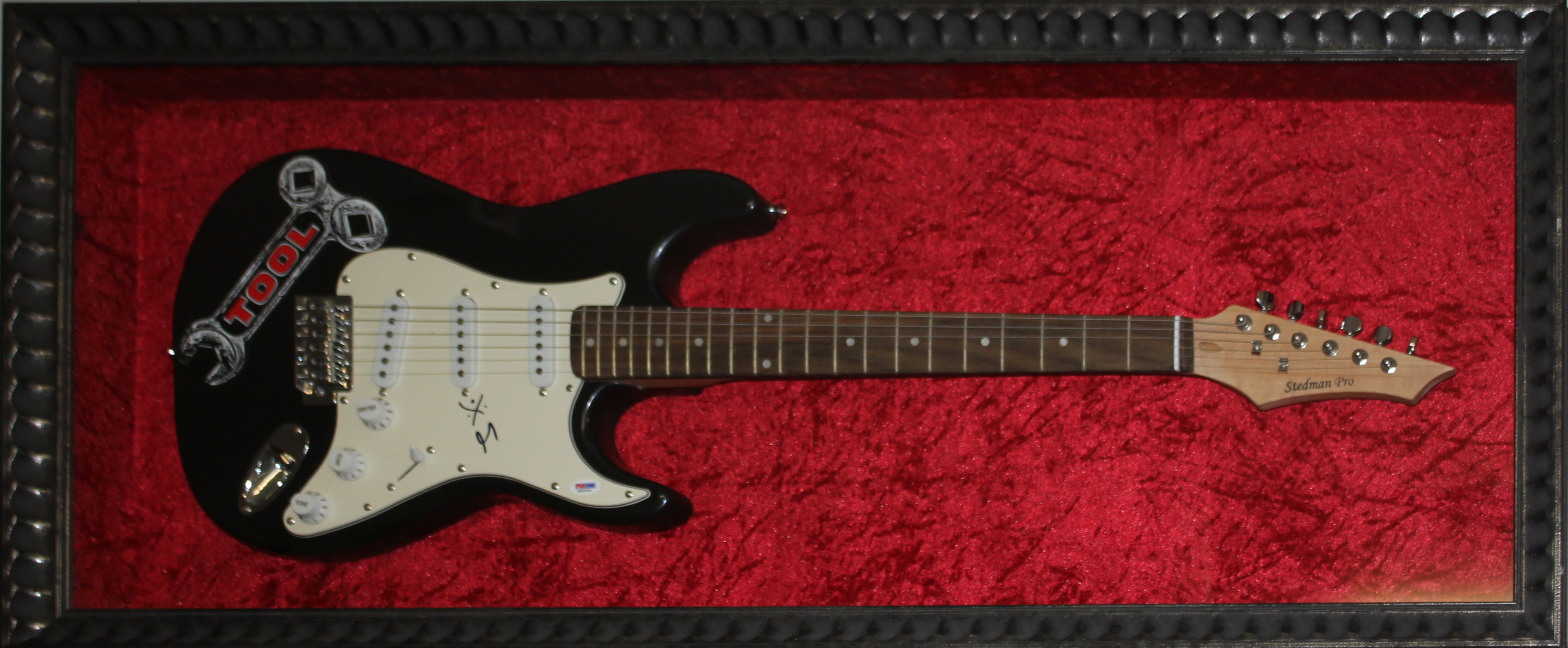 A STEDMAN PRO ELECTRIC GUITAR SIGNED BY MAYNARD JAMES KEENEN OF TOOL Complete with tamper-evident