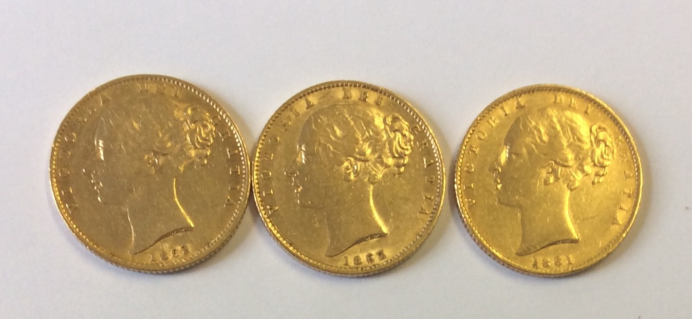 A COLLECTION OF THREE VICTORIAN 22CT GOLD SOVEREIGN COINS Consecutive dates 1861,1862 and 1863, each