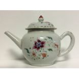 AN 18TH CENTURY CHINESE EXPORT PORCELAIN GLOBULAR TEAPOT