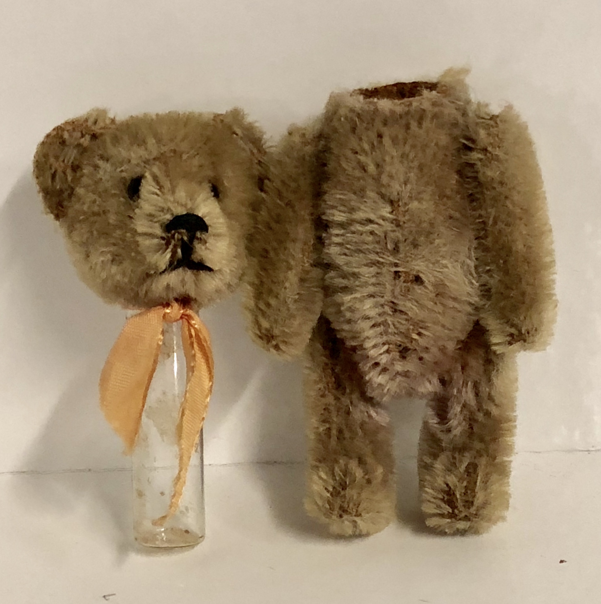 SCHUCO, A VINTAGE PLUSH TEDDY BEAR SCENT BOTTLE Head removes to reveal the glass bottle. (12cm) - Image 2 of 2