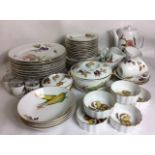 ROYAL WORCESTER, A PORCELAIN 'EVESHAM PATTERN' DINNER SERVICE Comprising nine dinner plates, six