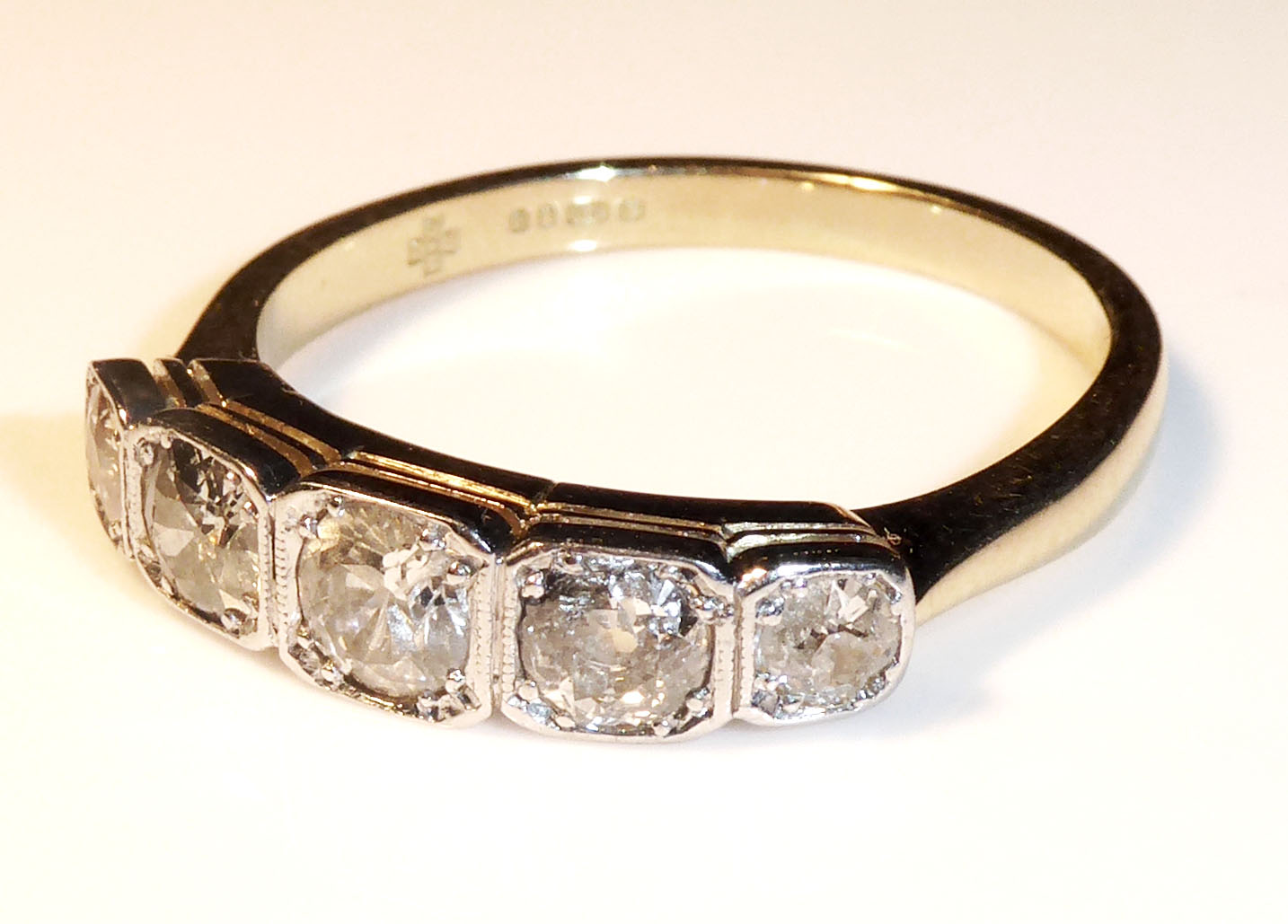 AN 18CT GOLD AND DIAMOND FIVE STONE RING With five graduated round cut diamond (size S). - Image 2 of 2