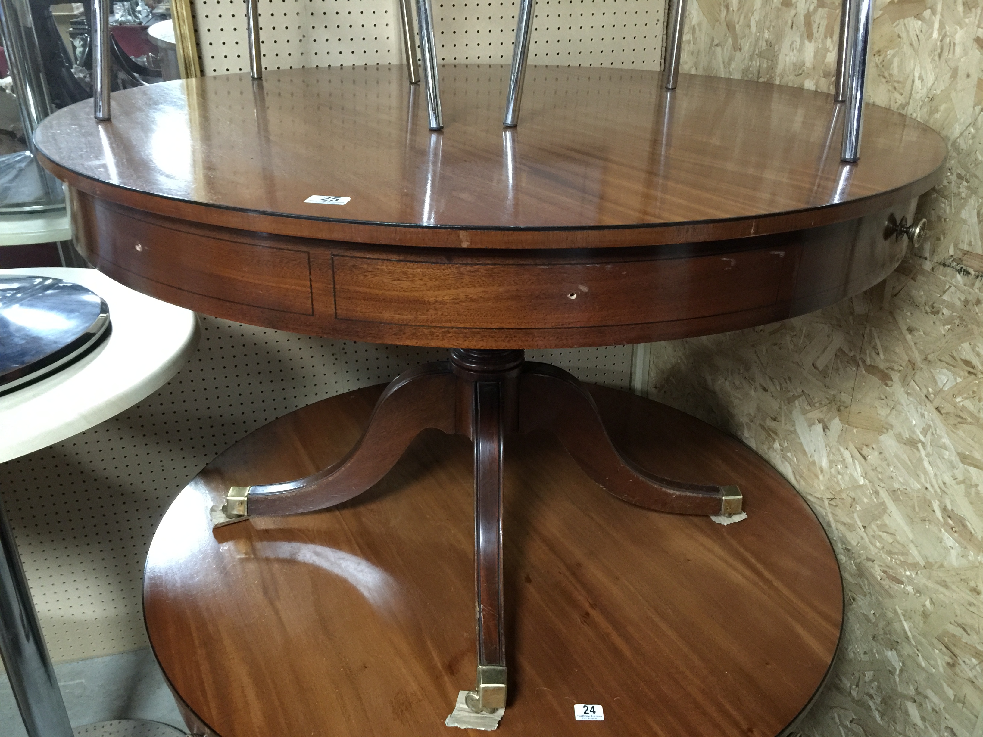 Circular Pedestal Leg Meeting Table