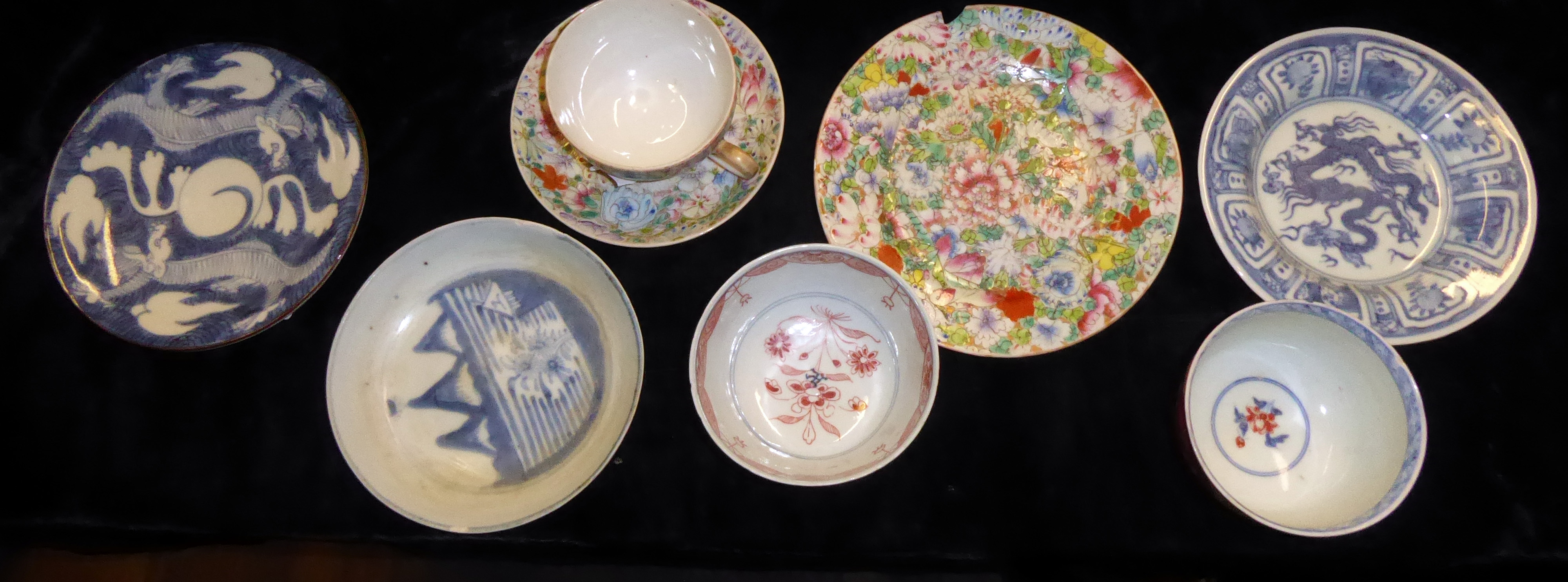 A COLLECTION OF 19TH CENTURY JAPANESE PORCELAIN ITEMS Comprising two Imari pattern bowls, one