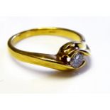 AN 18CT GOLD AND DIAMOND SOLITAIRE RING (size N).