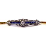 AN EARLY 20TH CENTURY GOLD, DIAMOND AND SAPPHIRE BRACELET (17.3cm)