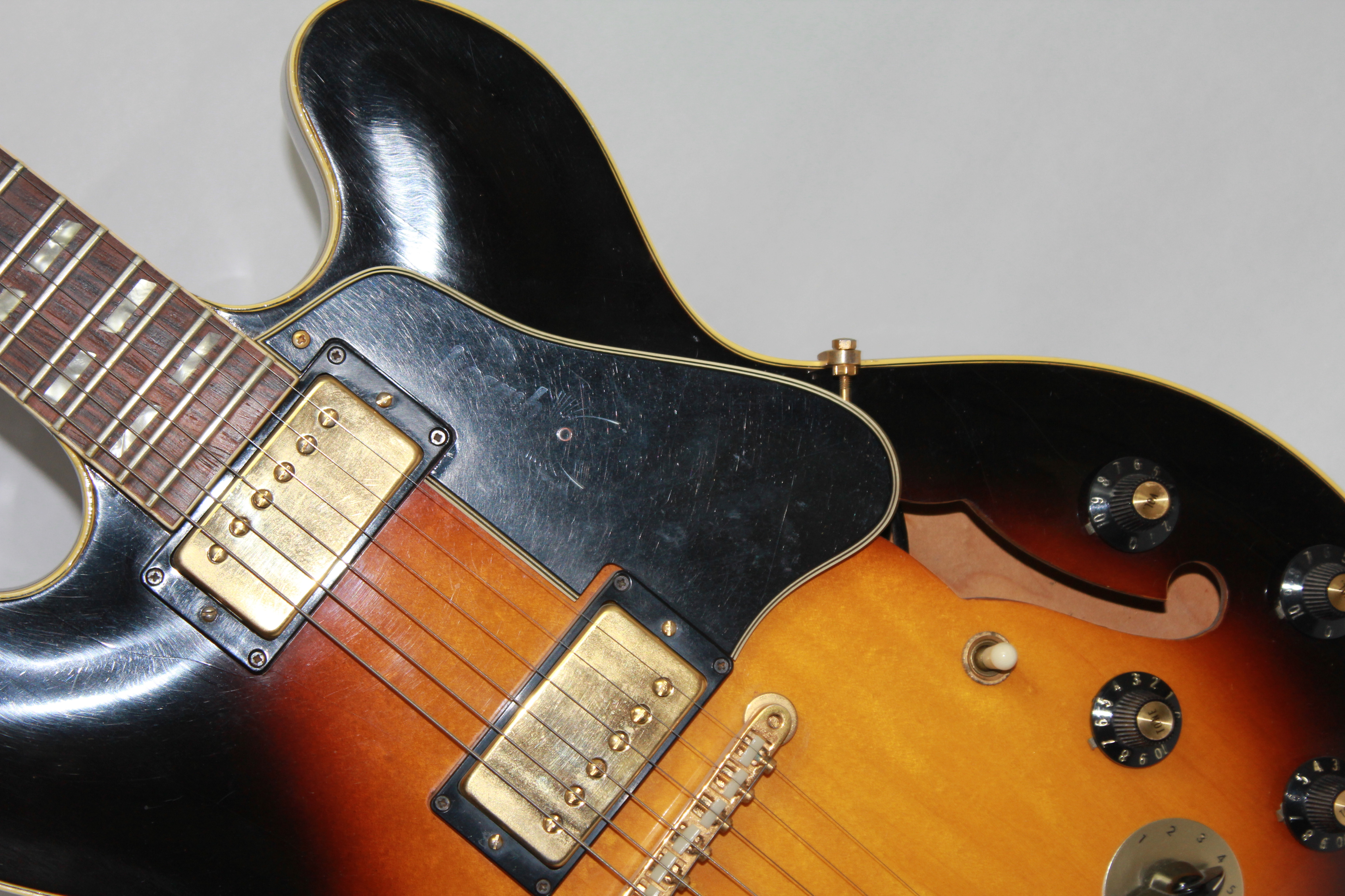 GIBSON, A VERY RARE ES 345 STEREO GUITAR, CIRCA 1965 (Minimum play), complete with hang tags, - Image 18 of 28