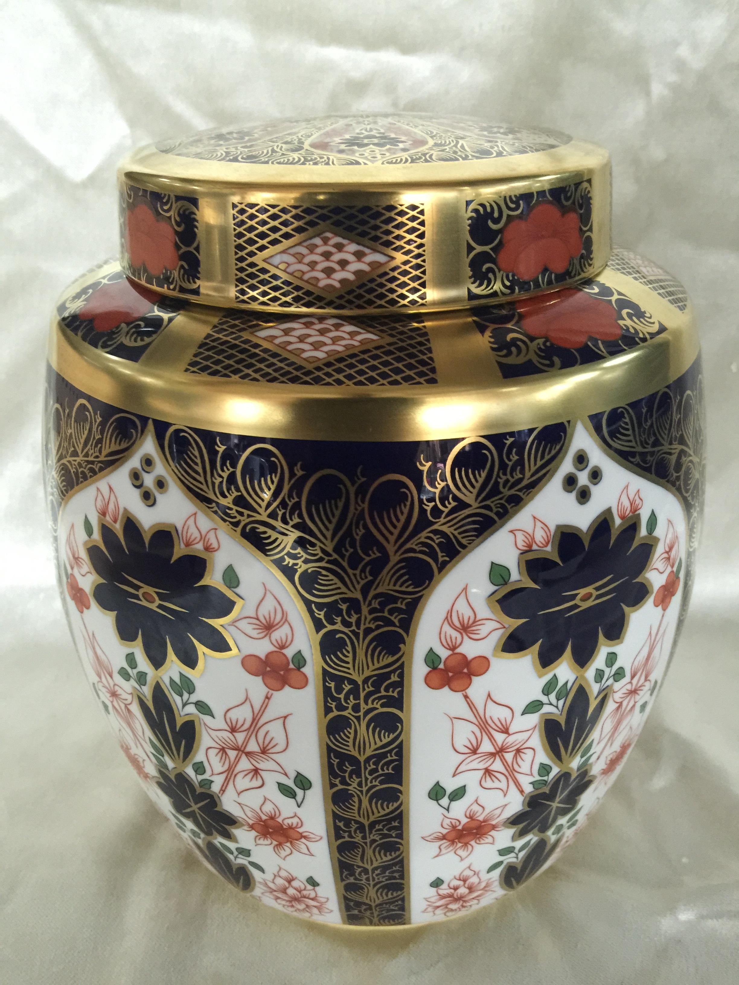 LARGE ROYAL CROWN DERBY GINGER JAR