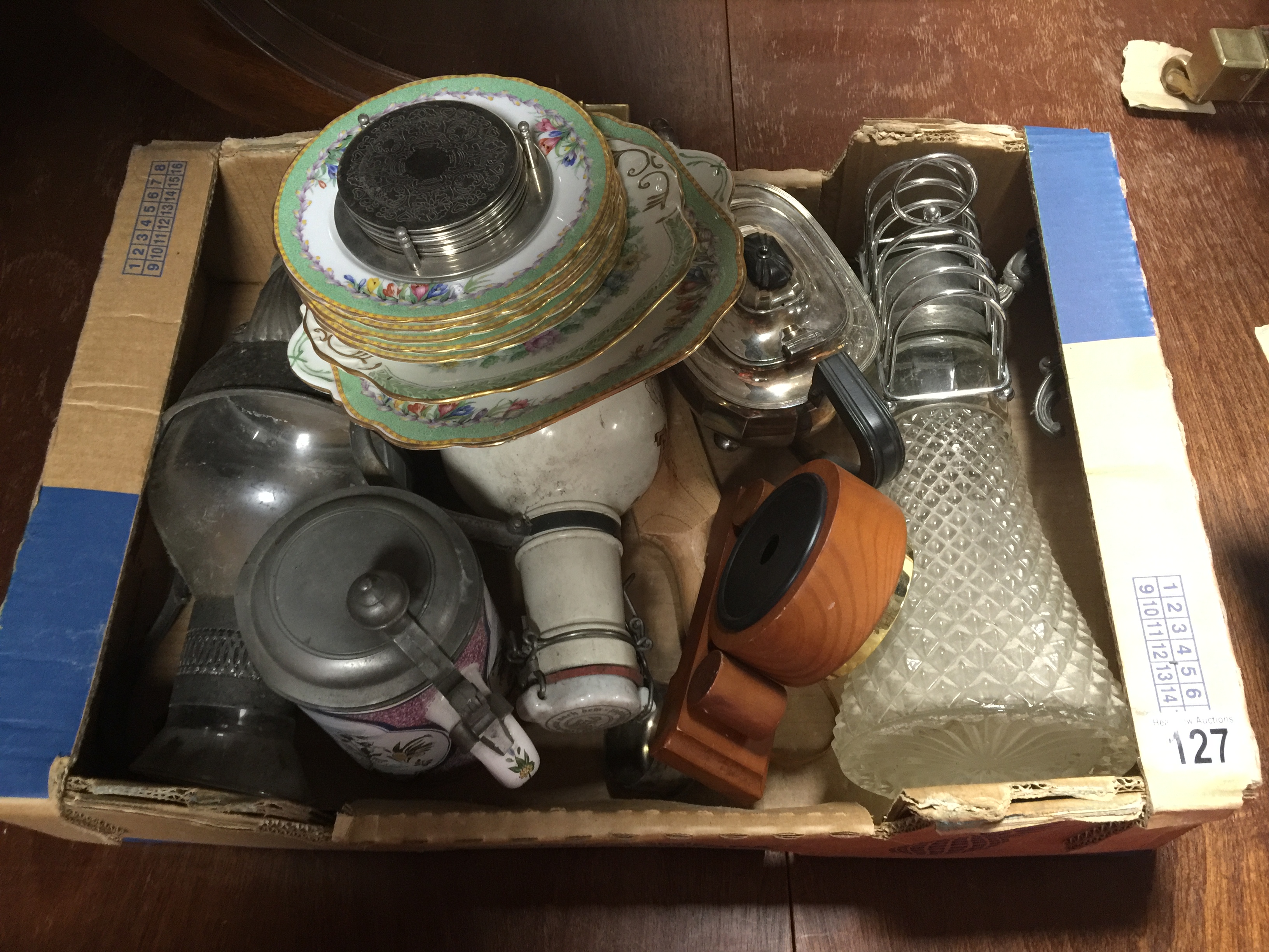 ASSORTED BOX OF TABLEWARE