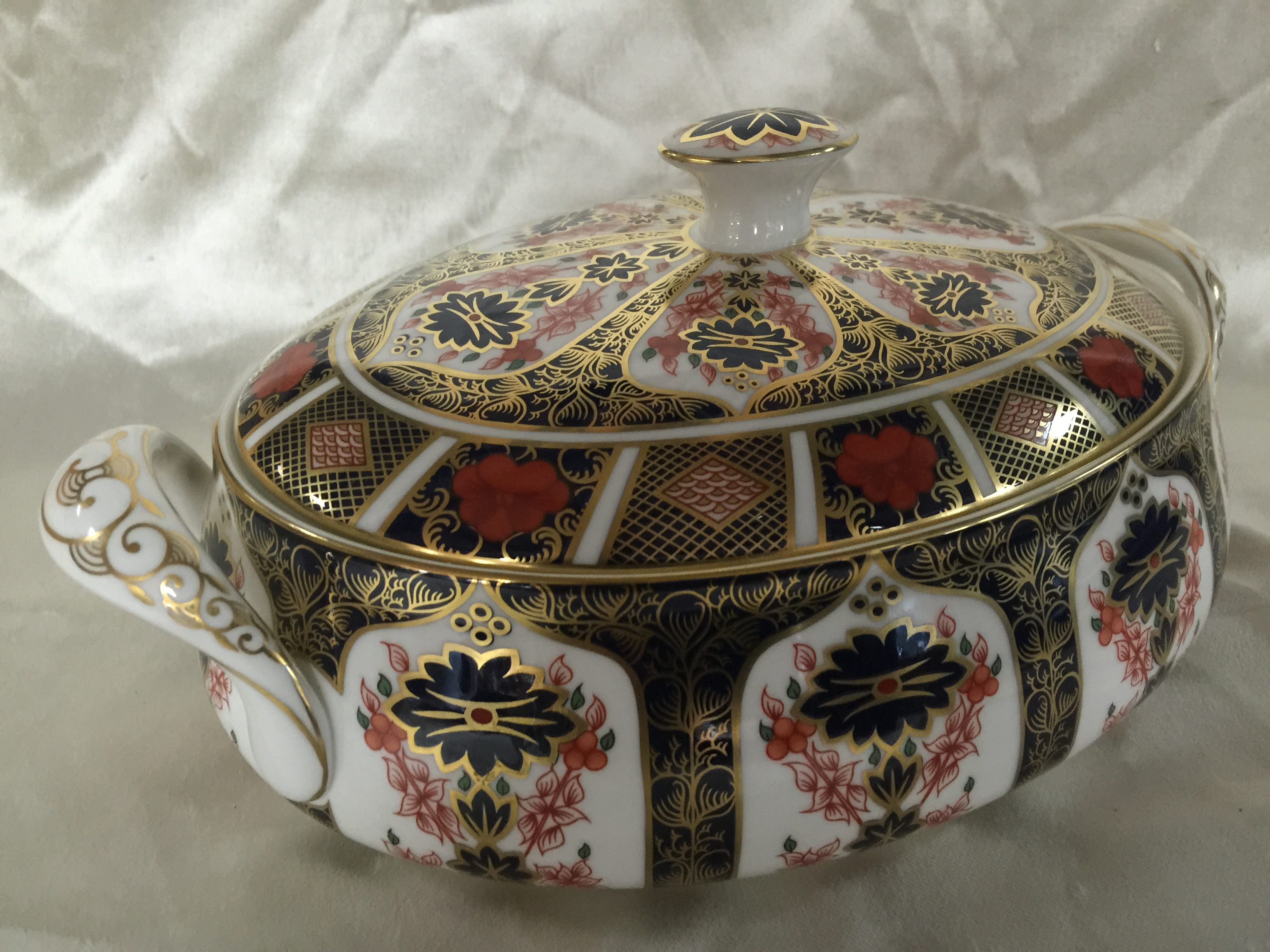 ROYAL CROWN DERBY TOURINE