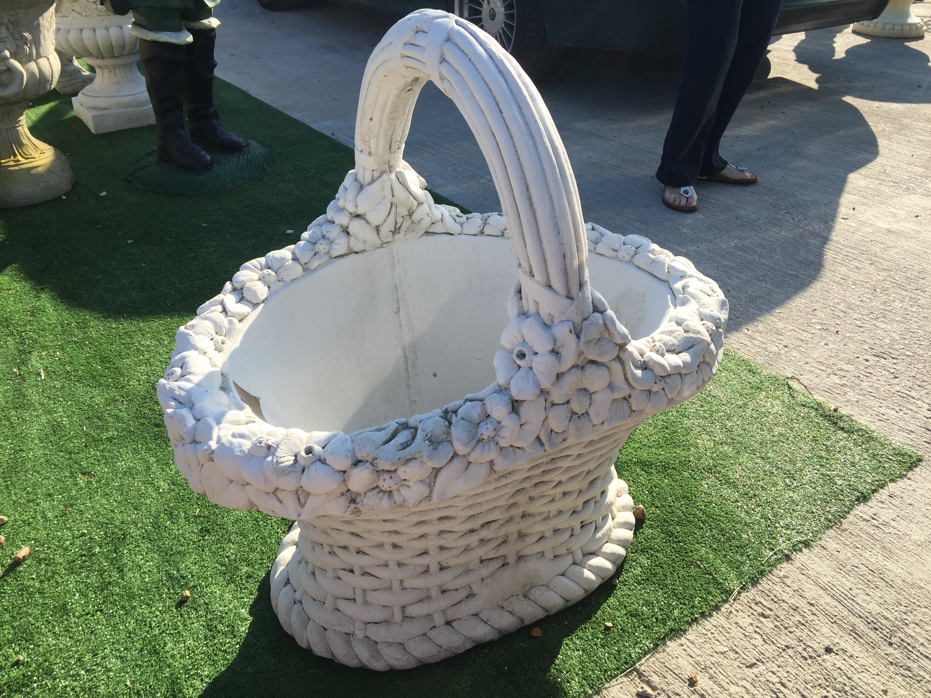 DUTCH FLOWER BASKET / PLANTER