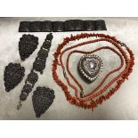 JOB LOT OF ASSORTED JEWELLERY, TO INCLUDE SOLID SILVER DECORATIVE HEART SHAPE PILL BOX, FOUR