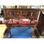 EDWARDIAN 3 DRAWER WALNUT SIDE TABLE WITH DROP HANDLES, GLASS TOP AND CABRIOLE LEGS GOOD CONDITION H