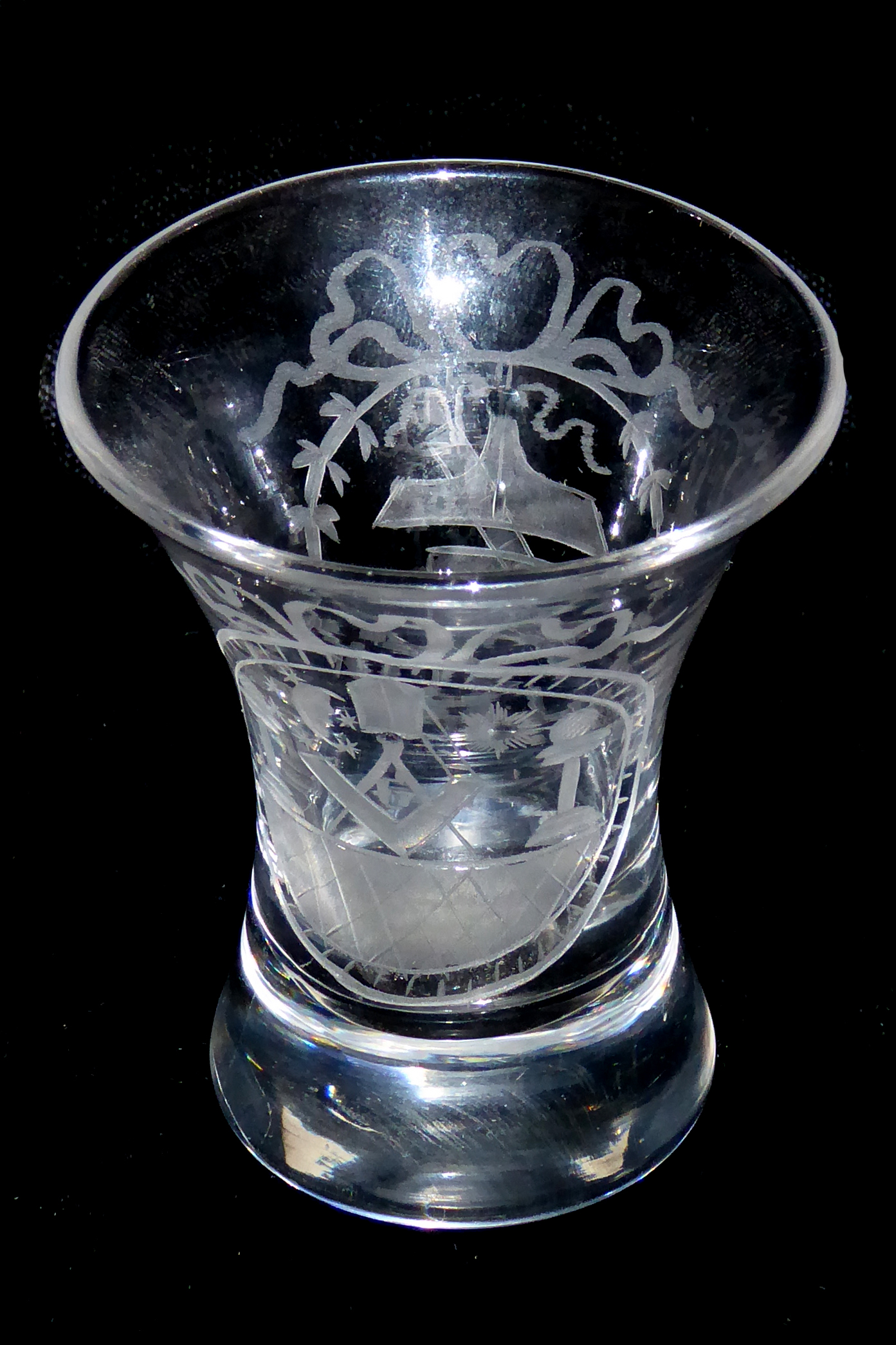 AN EARLY 19TH CENTURY FIRING GLASS Of waisted and flared form well engraved at each side with - Image 4 of 4