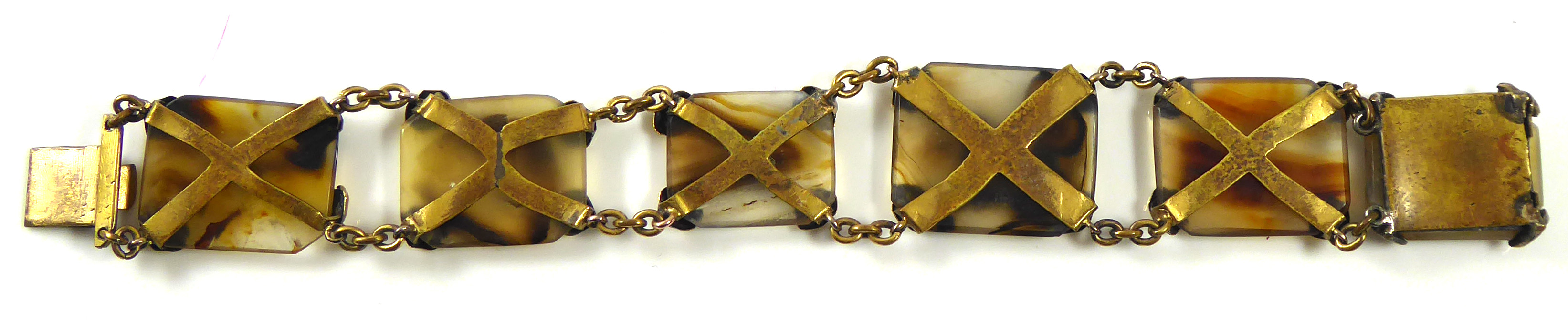 A VICTORIAN GILT METAL AND AGATE BRACELET Six rectangular agate panels held with shell form gilt - Image 3 of 3