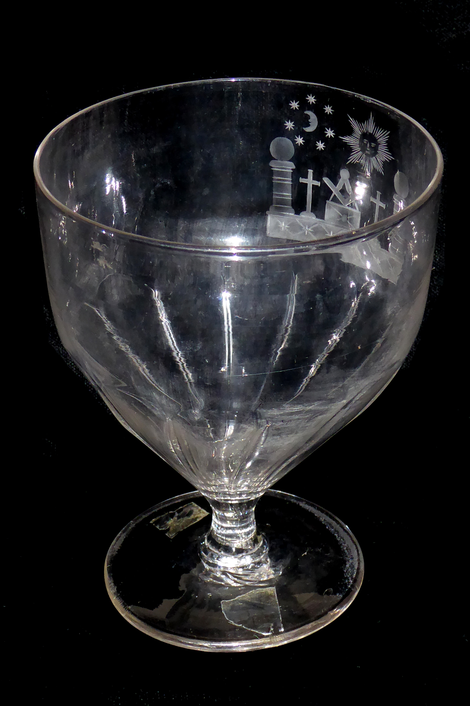 AN EARLY 19TH CENTURY RUMMER On a short stem with a wide tapering bowl and lower petal moulding - Image 2 of 5