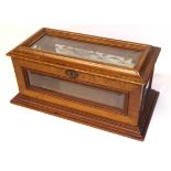 A LATE 19TH/EARLY 20TH CENTURY MAHOGANY JEWELLERY CASKET With bevelled edge glass and engraved