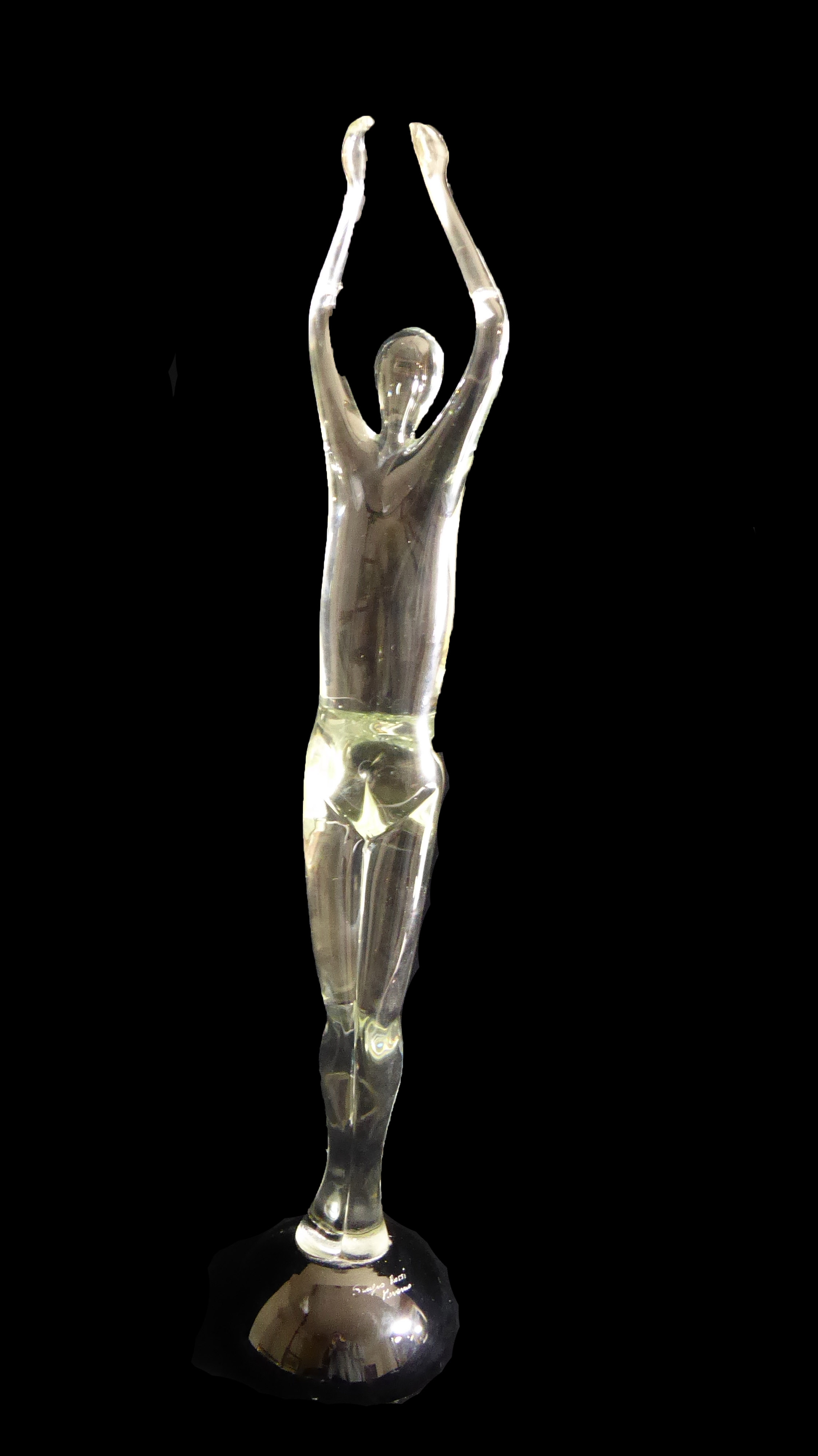 SERGIO ROSSI, A 20TH CENTURY MURANO GLASS FIGURAL SCULPTURE OF AN ELONGATED MALE FORM Raised on a