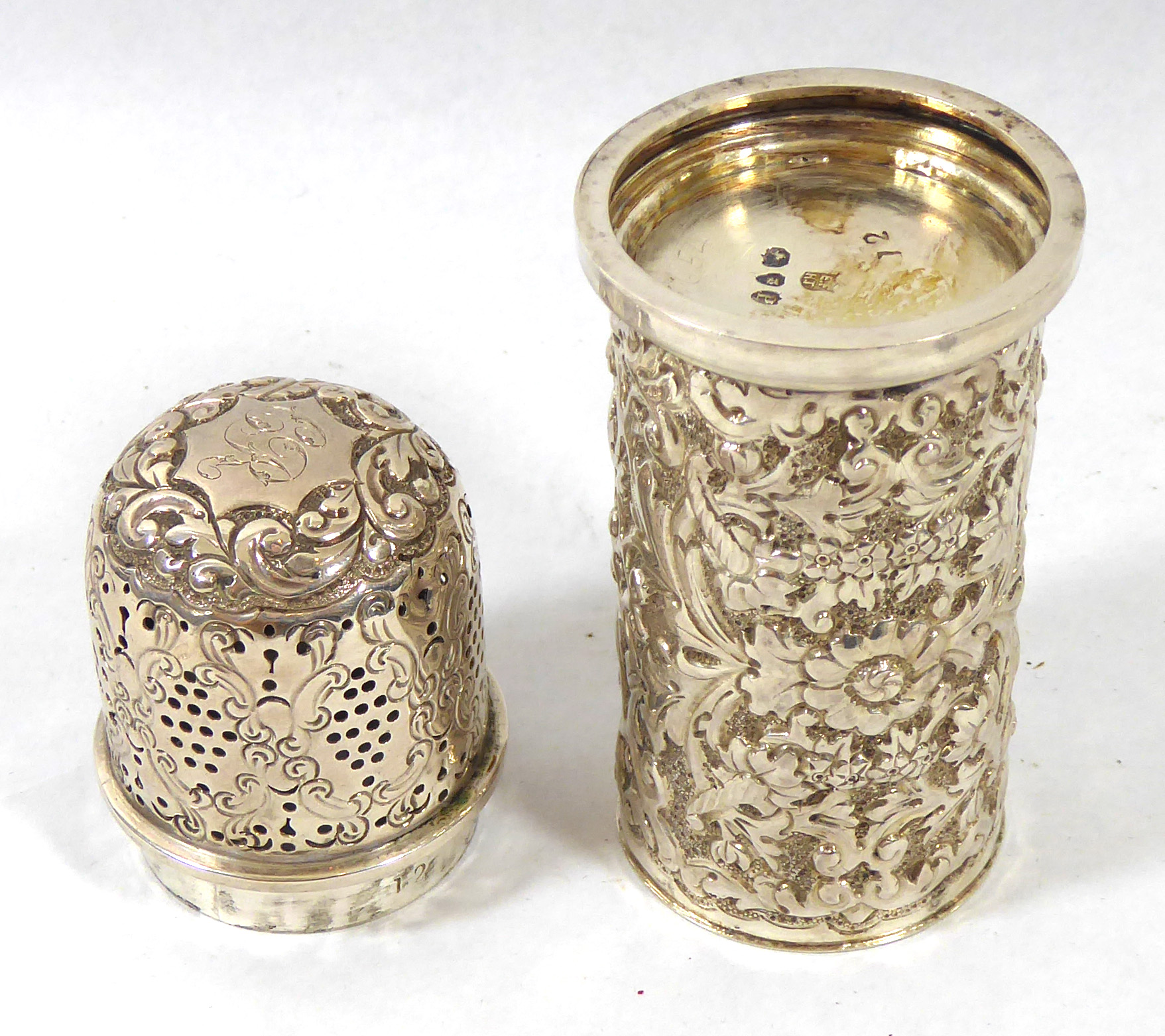 A CASED EDWARDIAN SILVER SUGAR SIFTER The dome top finely pierced with scrolled cartouches, the body - Image 4 of 4