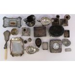 A QUANTITY OF ANTIQUE AND LATER WHITE METAL ITEMS To include a Victorian silver vesta case, a late