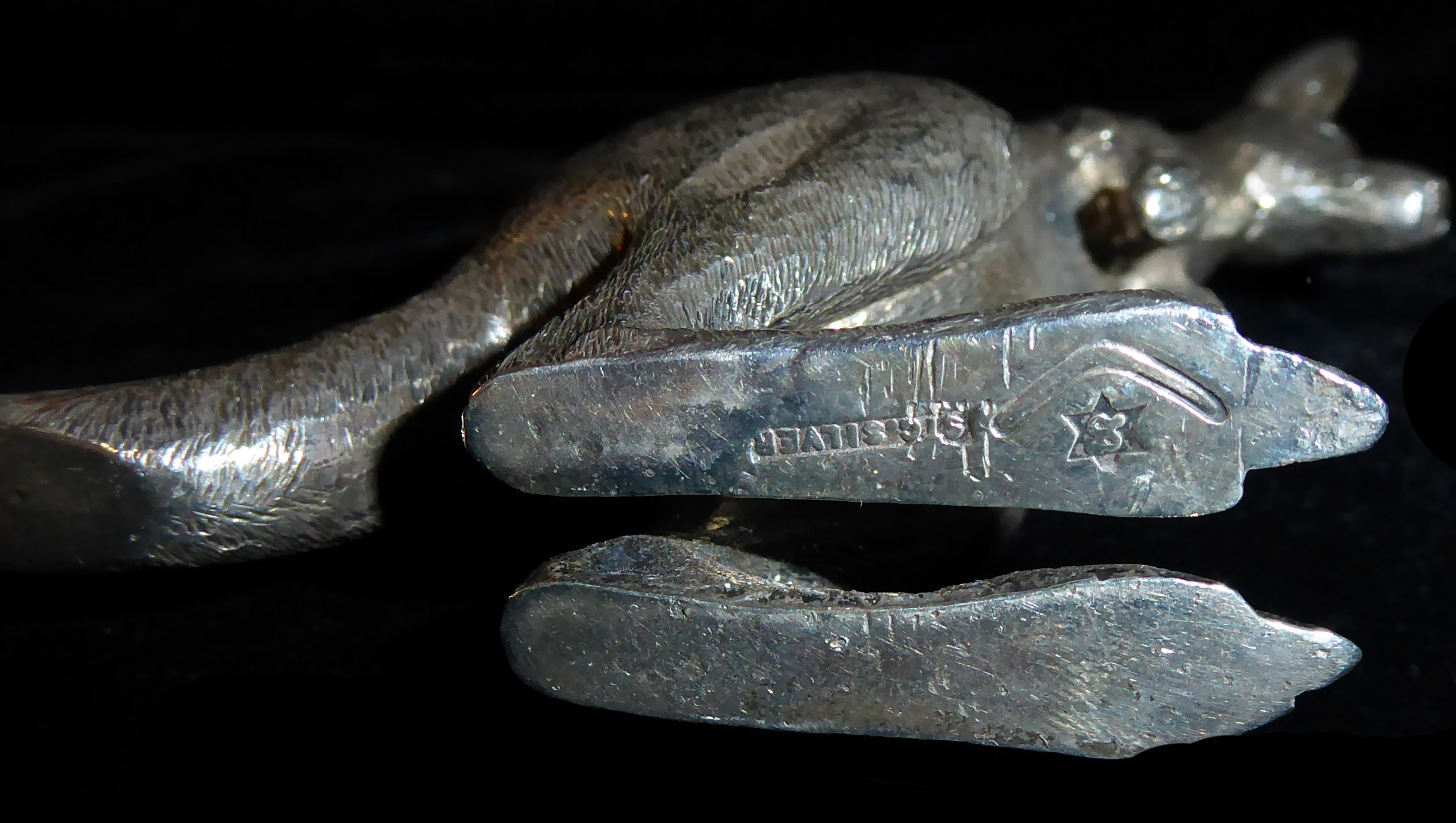 A LATE 19TH/EARLY 20TH CENTURY AUSTRALIAN SILVER KANGAROO FIGURE Standing pose with fine engraved - Image 6 of 6