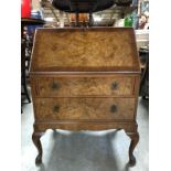 VINTAGE MAHOGANY WRITING BEURO WITH DECORATIVE BUR WALNUT, TWO GRADUATED DRAWERS COMPLETE WITH