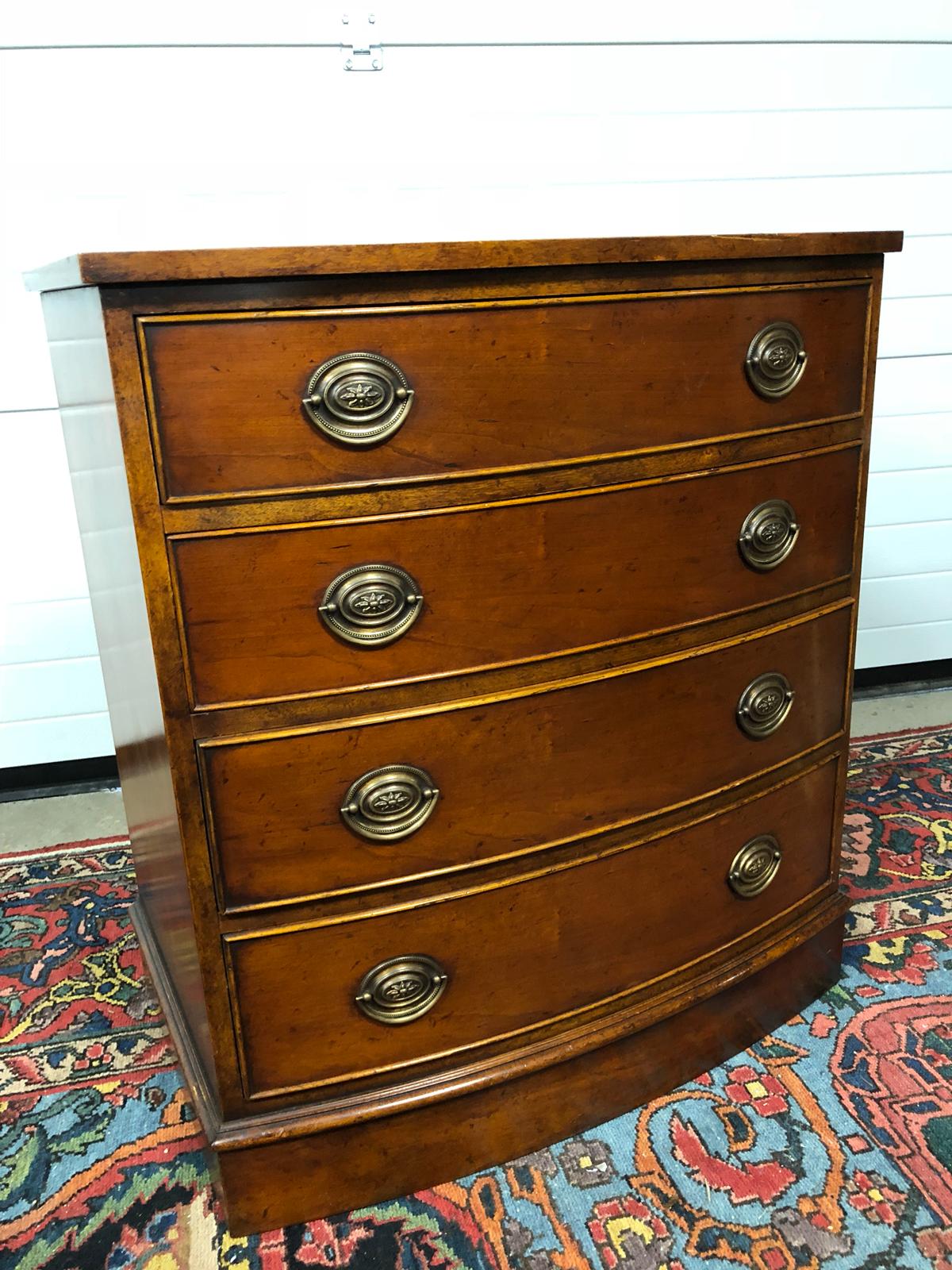 BOW FRONTED ANTIQUE STYLE CHEST OF DRAWERS WITH BRASS HANDLES VERY GOOD CONDITION MEASUREMENTS: H