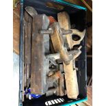 BOX OF ASSORTED ANTIQUE CARPENTERS TOOLS, INCLUDING PLANES AND ROUTERS AND SURVEYORS TAPES