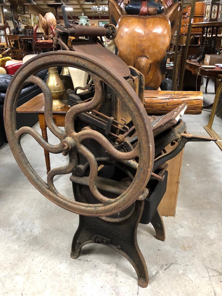 CAST IRON VICTORIAN BOOK BINDER , STAMPED PEERLESS PRESS COPPER CHARLTON CO. NOTTINGHAM H X 130 D