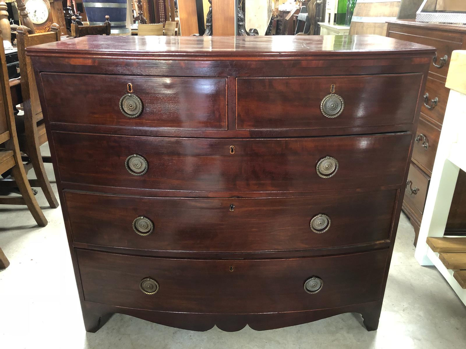 ANTIQUE MAHOGANY BOW FRONTED GRADUATED CHEST OF DRAWERS WITH ORIGINAL HANDLES MEASUREMENTS: H X 97 D