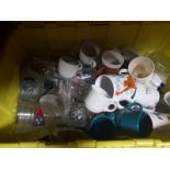 JOB LOT OF GLASS WARE AND MUGS