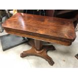 VICTORIAN ROSEWOOD CARD TABLE WITH CENTRAL COLUMN ON FOUR SCROLL END FEET MEASUREMENTS: H X 73.5 D X