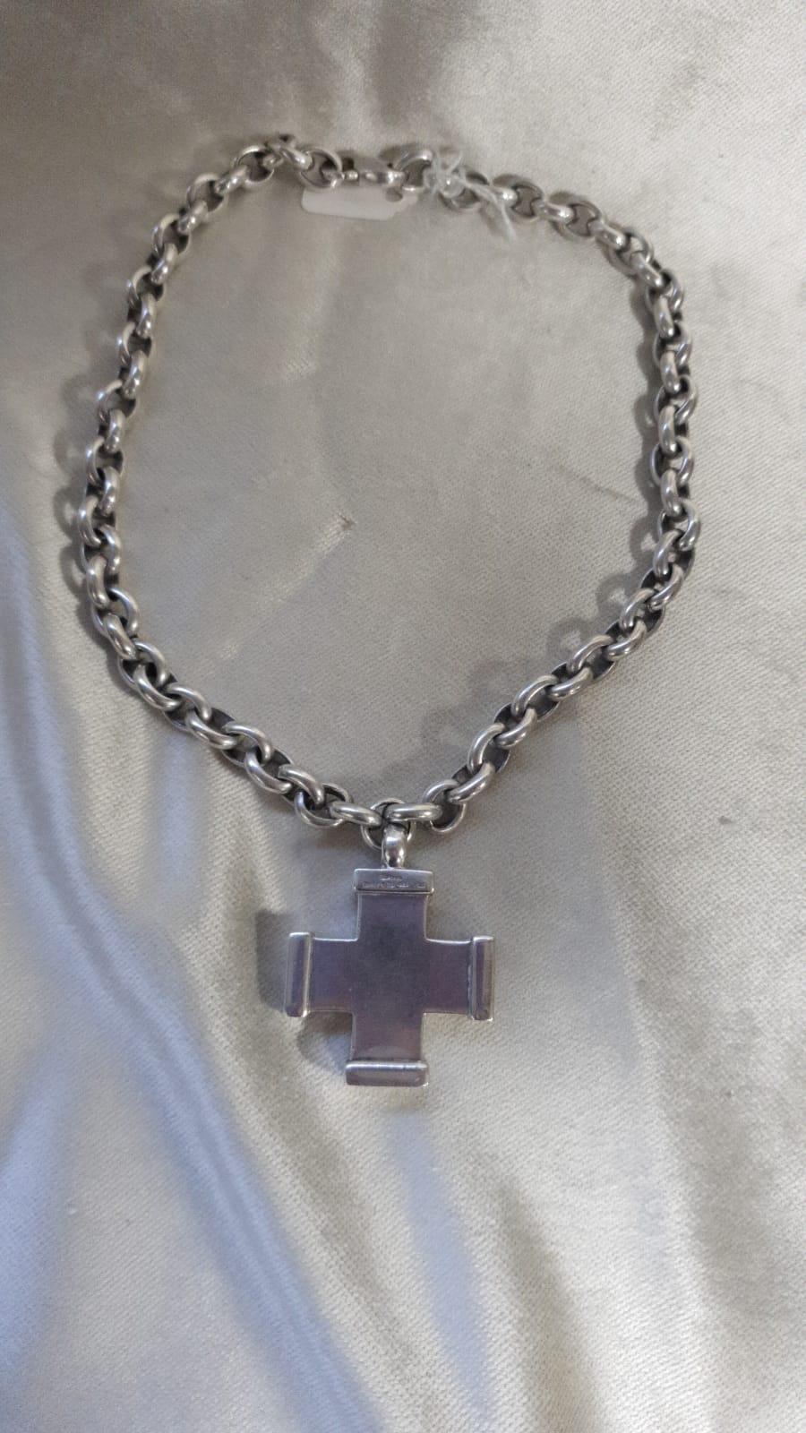A VINTAGE TIFFANY AND CO HEAVY CROSS AND CHAIN WEIGHT 114.5GRMS COMES WITH BOX