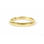 A 22ct gold court wedding ring,4.18g