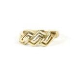 A Greek key zigzag open head band ring, marked 585, 3.04g