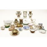 A small quantity of various decorative ceramics, to include a Chamberlains Worcester small vase, a