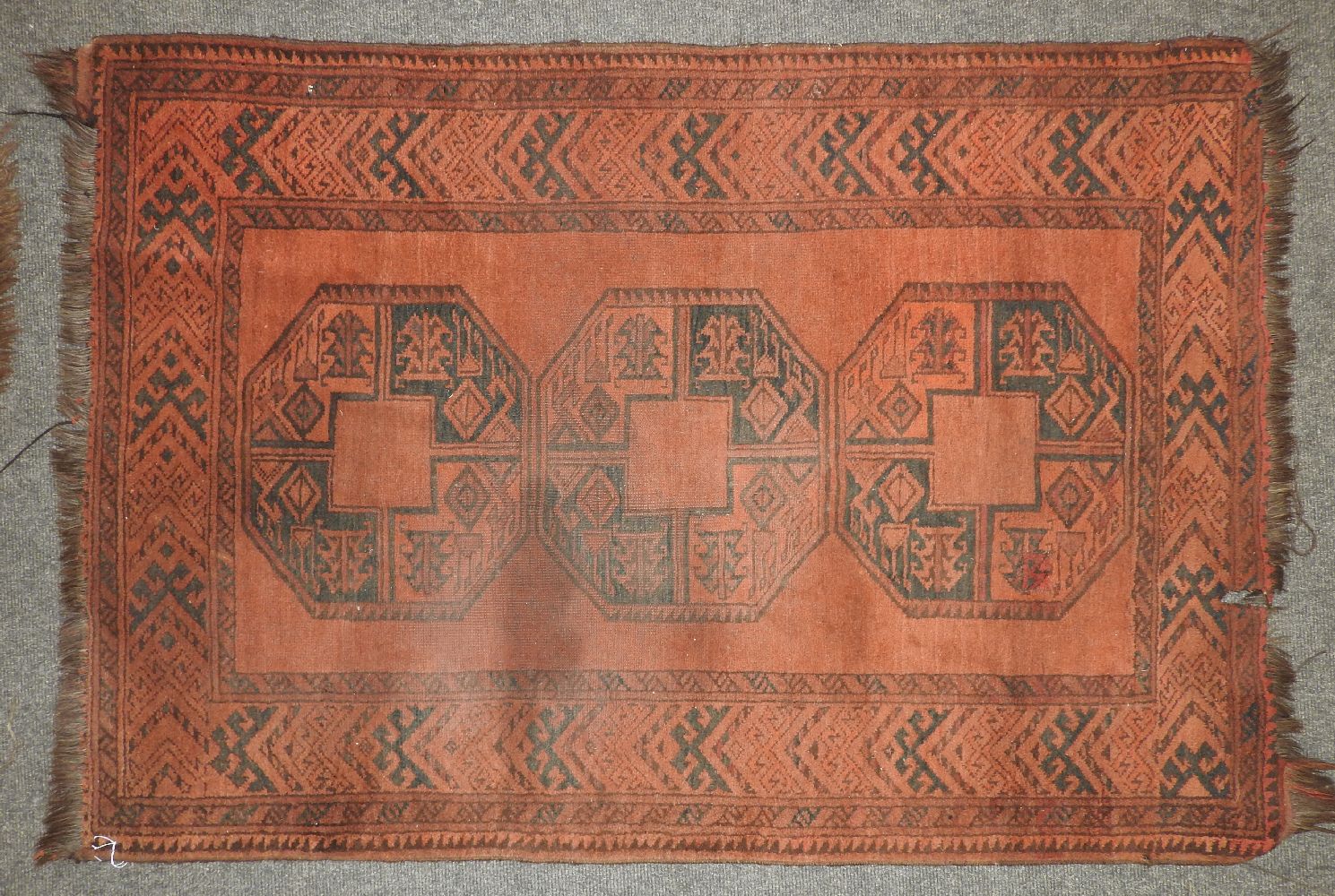 Two Eastern rugs, 200 x 160cm and 158 x 112cm (2) - Image 6 of 8