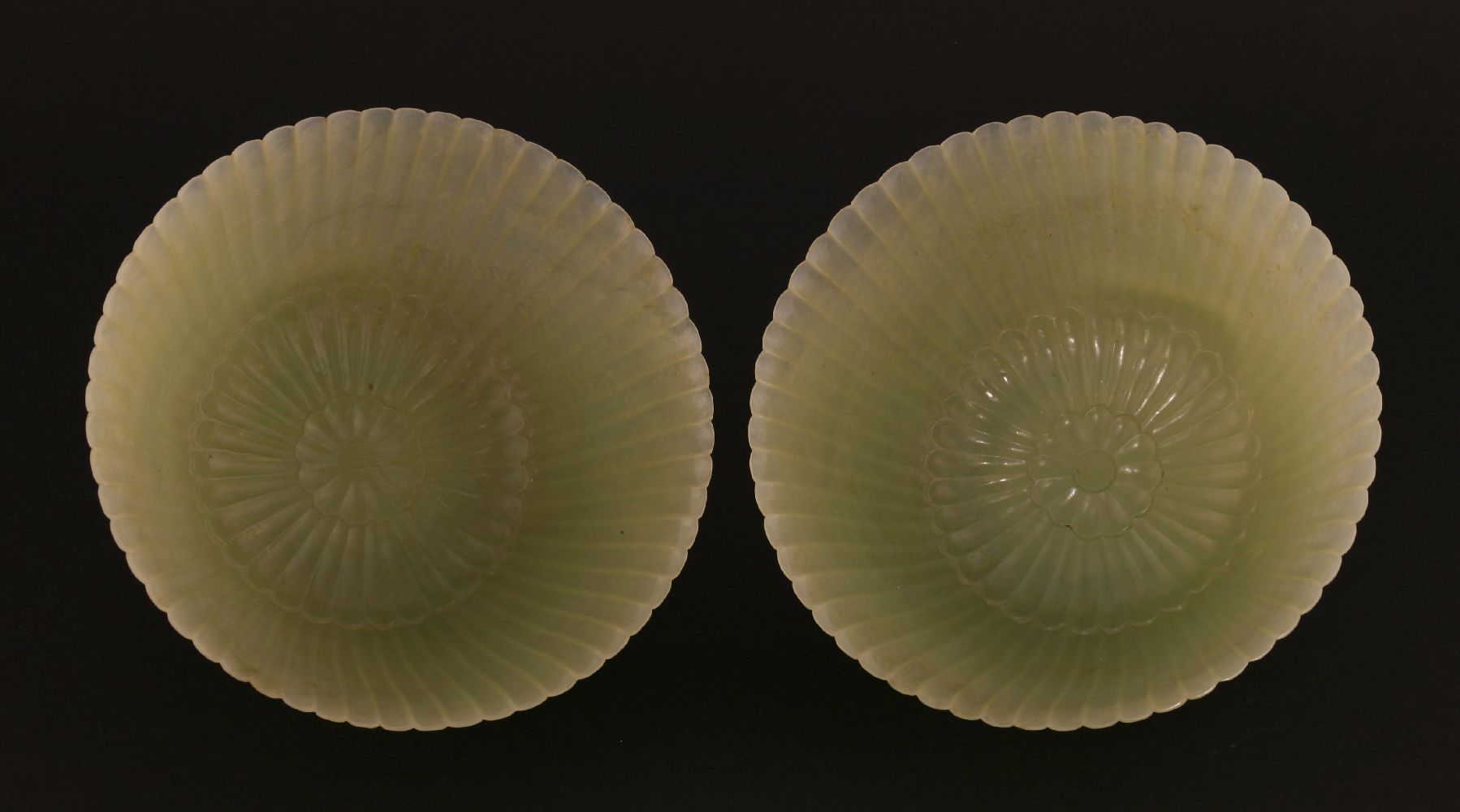 A pair of Chinese pale celadon jade chrysanthemum 'Lindsay' bowls, Jiaqing (1796-1820), each with - Image 11 of 14